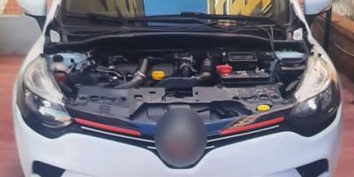 İstanbul’da otomobillere dadanan kaput hırsızı kamerada