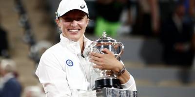 Fransa Açık kadınlarda zafer Iga Swiatek'in