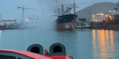 Yalova'daki konteyner gemisindeki yangın saatler sonra söndürüldü