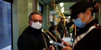 İtalya'da maske kullanımı toplu taşımada eylül sonuna dek zorunlu olmaya devam edecek