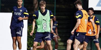 Fenerbahçe, günü çift antrenmanla tamamladı