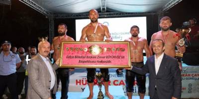 Er meydanında şampiyon, Başpehlivan Ali Gürbüz oldu