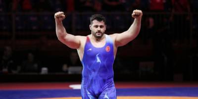 Rıza Kayaalp, İtalya'da altın madalya kazandı