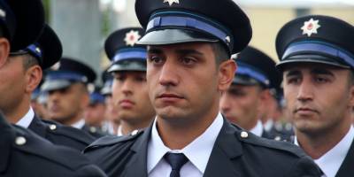 Validen polis adaylarına “Cemaatlerden ve tarikatlardan uzak durun” çağrısı