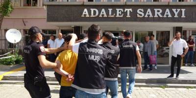 Eroini "Erol Abi’, metamfetamini ‘Metin Abi’ şifresiyle pazarlayan 4 torbacı tutuklandı