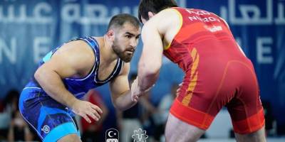 Feyzullah Aktürk'ten gümüş madalya