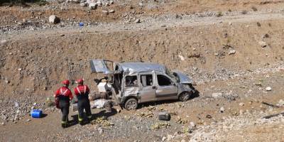 Denizli'de şarampole devrilen otomobildeki karı koca öldü