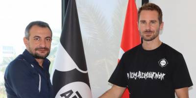 Altay, Tolga Ünlü ile sözleşme uzattı