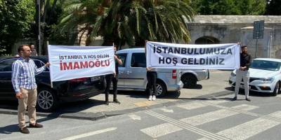 Sel felaketinde tatilde olan İmamoğlu’na pankartlı tepki