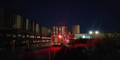 Kocaeli’de demir çelik fabrikasında çıkan yangın söndürüldü