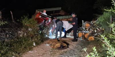 Karabük'te devrilen traktörün altında kalan 2 kişi öldü, biri ağır 2 kişi yaralandı