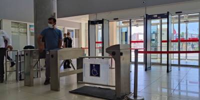 Sağlıkta şiddete karşı hastanelere metal kapı dedektörü