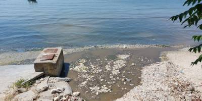 Florya Sahili'nde kanalizasyon suyu denize karıştı