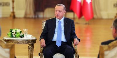 Cumhurbaşkanı Erdoğan: "Herkesten attıkları imzalara sahip çıkmalarını bekliyoruz"