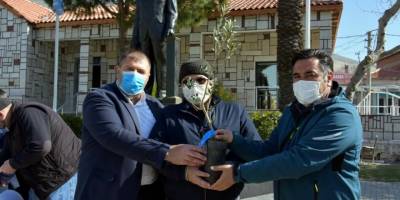 Aliağa'da 684 üreticiye 17 bin 100 adet zeytin fidanı dağıtıldı