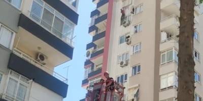 Boya yapan işçiyi emniyet kemeri kurtardı