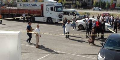 Pazar yerinde silahlı saldırı: 1 ölü, 1 yaralı