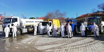 Ayvalık’ta karantinadaki kırsal mahalleye detaylı temizlik