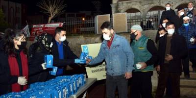 Aliağa Belediyesinden kandil simidi ikramı