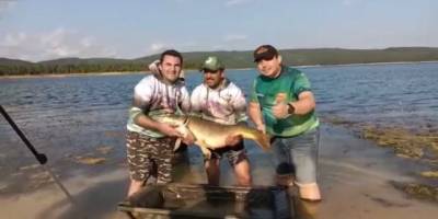 Ömerli Barajı’nda oltaya takılan dev sazan balığı görenleri şaşırttı