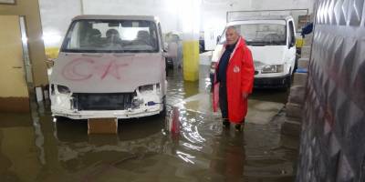 Uşak’ta şiddetli yağış sonrasında su baskınları yaşandı