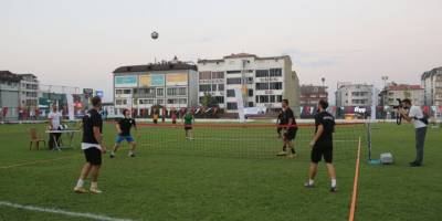 Ayak Tenisi Zafer Kupasında şampiyonlar ödüllerini aldı