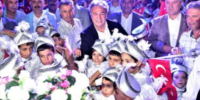 Bornova belediyesinin bu yıl ki sünnet şöleni işini üstlenen şirket "ADRESE TESLİM" ihalede Bin 250 TL tenzilata gitti!