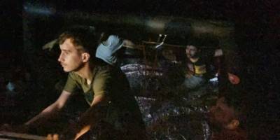 İzmir'de geri itilen 5 düzensiz göçmen kurtarıldı, 49 göçmen yakalandı