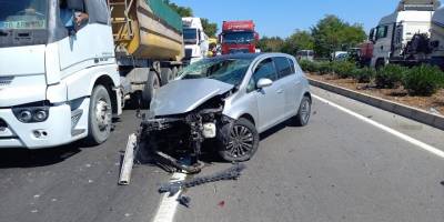 Manisa'da iki otomobilin çarpışması sonucu 4 kişi yaralandı