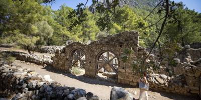 Olimpos'ta 16 yıllık kazılarda kent dokusunu tanımlayabilecek bulgulara ulaşıldı