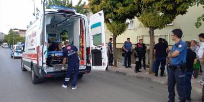 Manisa'da trafikte yol vermeme kavgasında bir kişi ağır yaralandı