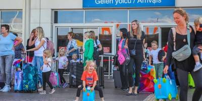 Kısmi seferberlik sonrası Antalya'ya Rus akını; biletler 70 bin liraya yükseldi!