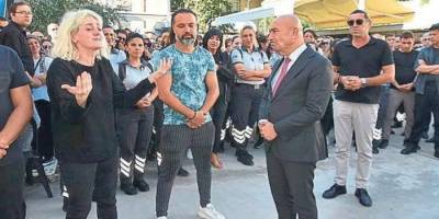 Suçunu bilen Soyer başını öne eğip gitti!