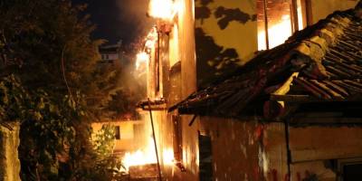 Denizli'de müstakil ev yangında kullanılamaz hale geldi