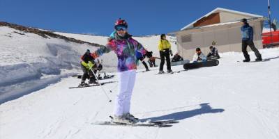 Denizli Kayak Merkezi, yeniden kayakseverlerle buluştu