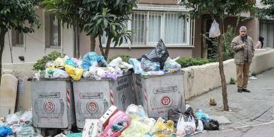 Avcılar Belediyesindeki grev nedeniyle sokaklarda çöp yığınları oluştu