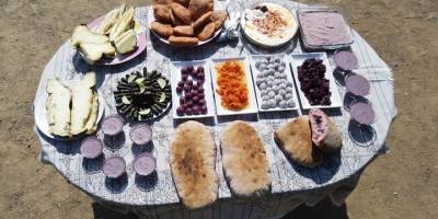 Muğla'da çiftçi aile tatlı patatesin rengarenk yemeklerini yapıyor