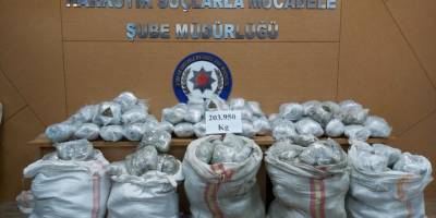 İzmir'de kamyonda 203 kilo 950 gram esrar ele geçirildi