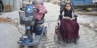 Cam kemik hastası kız kardeşlerin "can"dan dayanışması