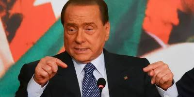 Berlusconi: Batı barışçıl çözüm istiyorsa Ukrayna'ya silah tedarik etmeye son vermeli