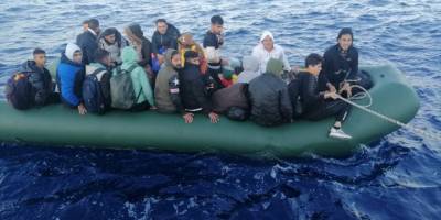 Muğla açıklarında 70 düzensiz göçmen kurtarıldı