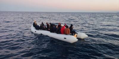 İzmir açıklarında 78 düzensiz göçmen kurtarıldı