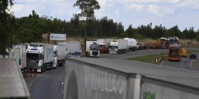 Brezilya'da seçim sonucunu kabul etmeyen kamyoncuların kapattığı yolların çoğu açıldı