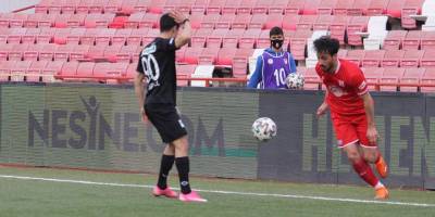 Altay, 'Bal-Kes'i evinde 3'ledi!