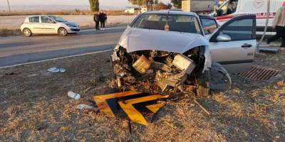 Afyonkarahisar'da iki otomobilin çarpıştığı kazada 5 kişi yaralandı