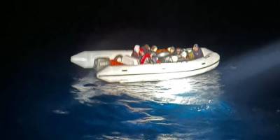 Bodrum açıklarında 14 düzensiz göçmen yakalandı