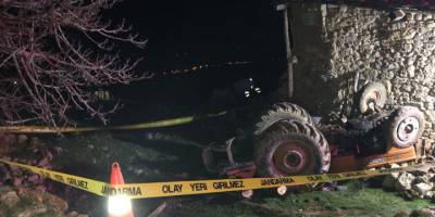 Manisa'da devrilen traktörün sürücüsü öldü