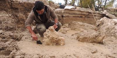 Aizanoi halkının 1700 yıllık pagan heykelleri Koca Çay'da bulundu