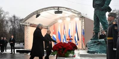 Moskova'da Castro Heykeli'ni açan Putin: 20. yüzyılın en karizmatik liderlerinden biriydi