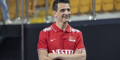 A Milli Kadın Voleybol Takımı'ndaki görevinden ayrılan Guidetti veda etti